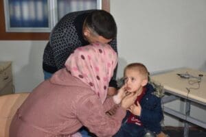 İzmir'de,&nbsp;Suriye uyruklu Salahaldin Alomar (37) ve&nbsp;Hanadi Halabiye (27) &ccedil;iftinin&nbsp;doğuştan işitme
