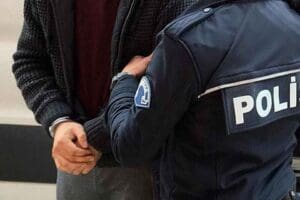 İzmir&rsquo;in Bayraklı il&ccedil;esinde hakkında 30 yıl 9 g&uuml;n kesinleşmiş hapis