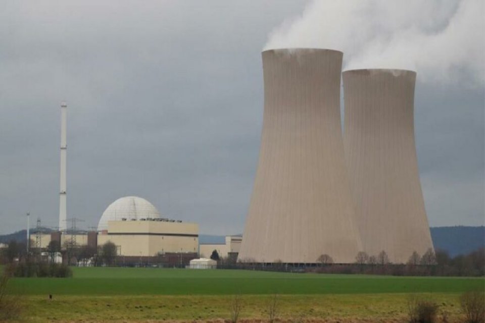 Almanya'da son 6 n&uuml;kleer santralden 3'&uuml;n&uuml;n fişi &ccedil;ekildi. &Uuml;lkede enerji