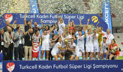 Kadınlar futbolunda final yine İzmir’de