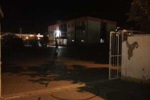 İzmir&rsquo;in Buca il&ccedil;esinde Sevgi Ferit Akın Ortaokulu'nda &ouml;ğrenim g&ouml;ren &ouml;ğrencilerden