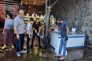 G&ouml;lc&uuml;k il&ccedil;esinde balık&ccedil;ılık yapan Murat Şahin, Kandıra Kefken a&ccedil;ıklarında, 350