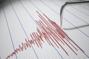 Bing&ouml;l'&uuml;n Kiğı il&ccedil;esinde saat 15.27'de 4,3 b&uuml;y&uuml;kl&uuml;ğ&uuml;nde deprem meydana geldi.