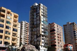 Kahramanmaraş merkezli depremlerin vurduğu Adana'da yapılan incelemelerde 3 bin 821