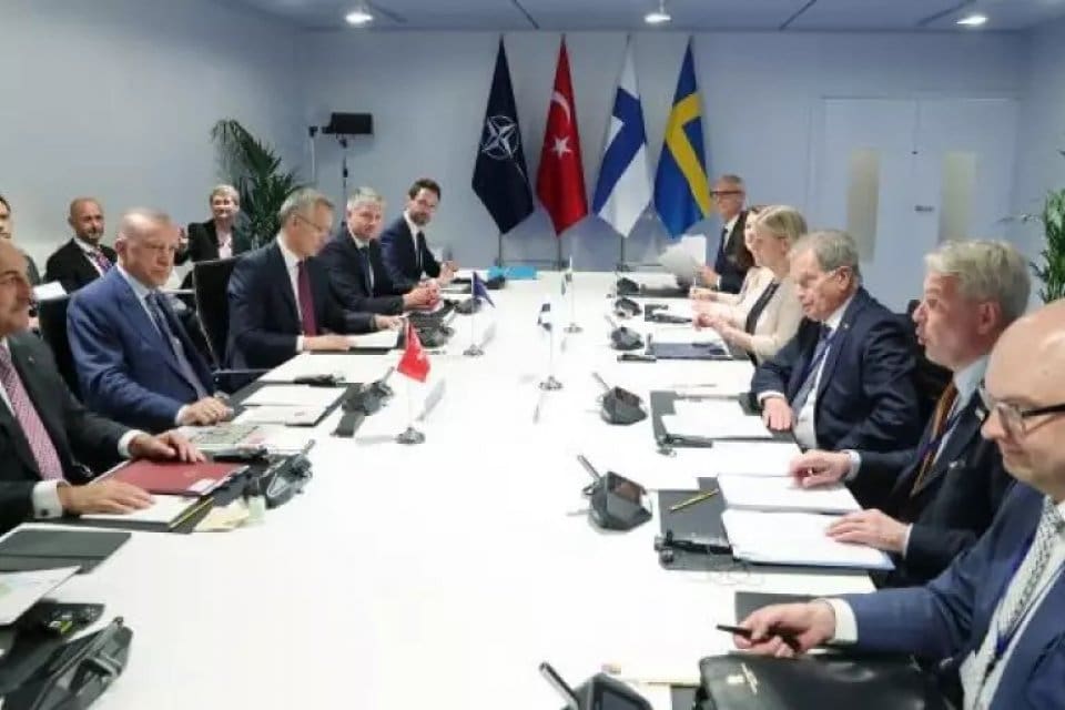 T&uuml;rkiye, Finlandiya ve İsve&ccedil; cumhurbaşkanları ile NATO Genel Sekreteri Stoltenberg'in