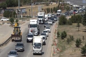 Ulaşımda 43 ilin ge&ccedil;iş g&uuml;zergahındaki 'kilit kavşak' Kırıkkale'de, arife g&uuml;n&uuml;nde