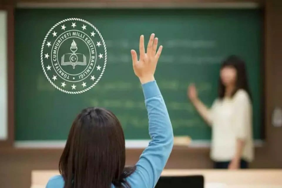 45 bin &ouml;ğretmen atama takviminde s&uuml;re&ccedil; devam ediyor. &Ouml;n başvuru