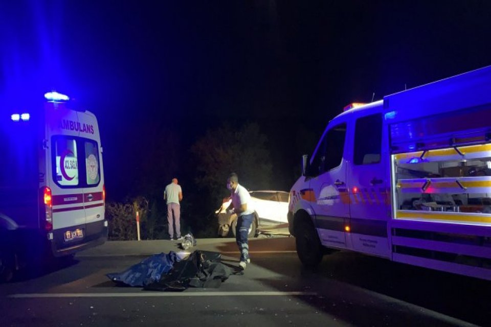 Afyonkarahisar&rsquo;ın Sultandağı il&ccedil;esinde, 5 aracın karıştığı kazada 2&rsquo;si &ccedil;ocuk 4