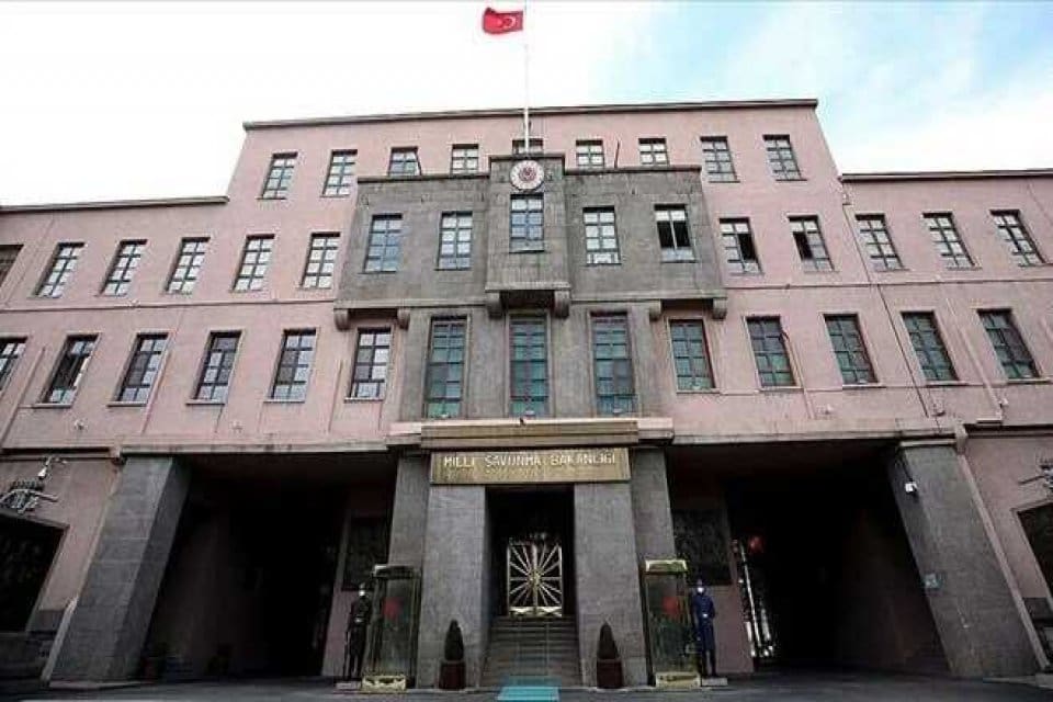 MSB kaynakları, iki&nbsp;generalin sağlık ve ailevi nedenlerle emeklilik talebinde bulunduğunu,