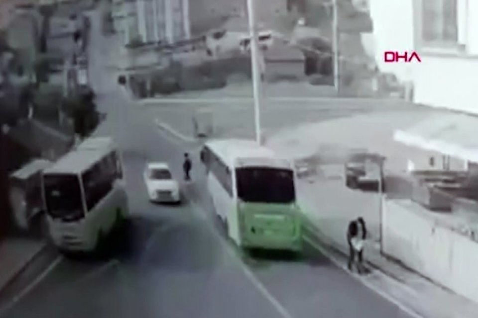 Kocaeli'de 4'&uuml; &ouml;ğrenci 5 kişinin hayatını kaybettiği, 17 kişinin yaralandığı