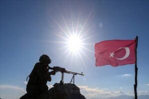 Ter&ouml;r &ouml;rg&uuml;t&uuml;ne y&ouml;nelik operasyonlar t&uuml;m hızıyla devam ederken son haber&nbsp;Fırat