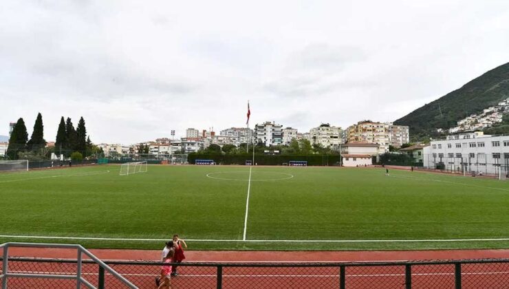 5 tesis yenilendi, 1 yeni futbol sahası kuruldu… Büyükşehir sporun ve sporcunun yanında