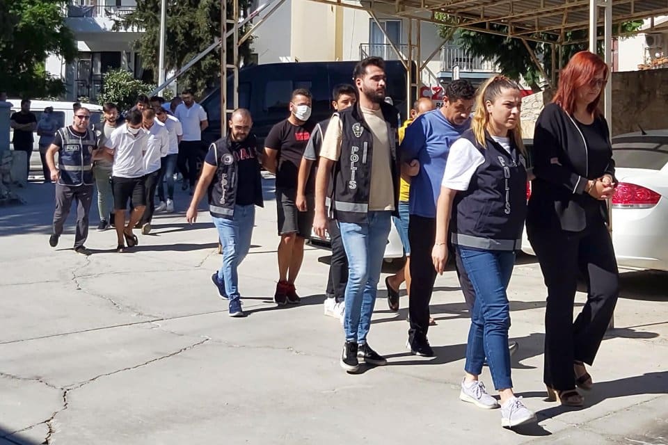 Muğla merkezli 6 ilde, sahte belgelerle dolandırıcılıkla ilgili olarak g&ouml;zaltına