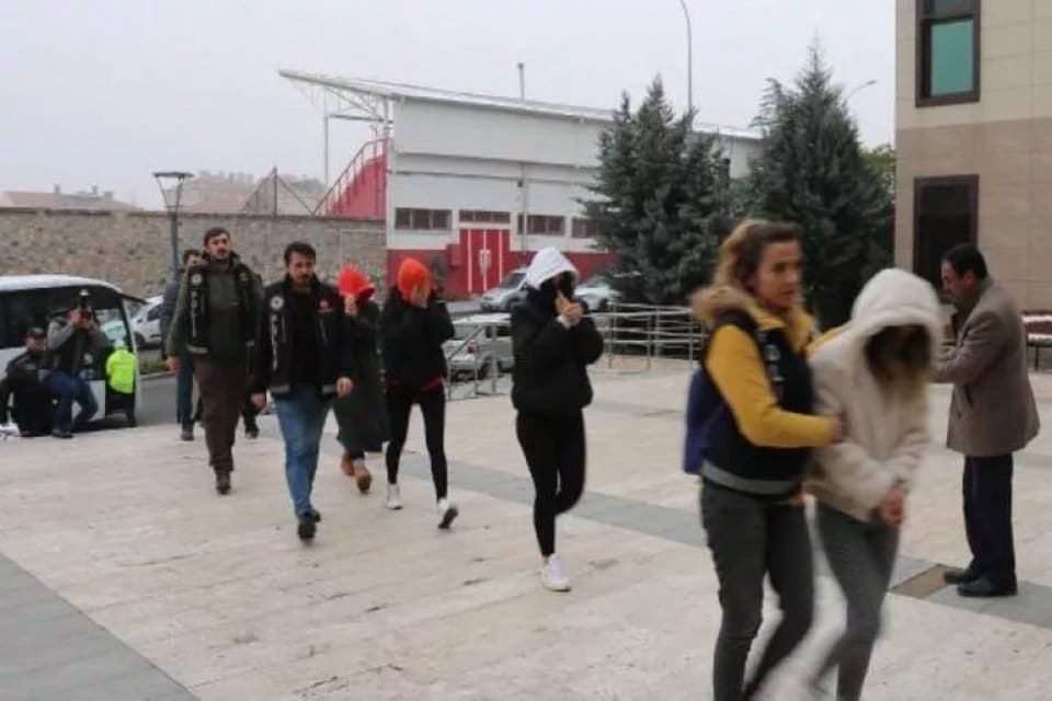 Nevşehir merkezli 4 ilde, 1000&nbsp;kişinin 50 milyon lirasını dolandırdığı iddiasıyla