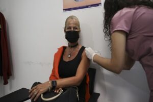 T&uuml;rkiye'de corona vir&uuml;s salgınıyla m&uuml;cadele kapsamında yapılan aşılama &ccedil;alışmalarında bug&uuml;n