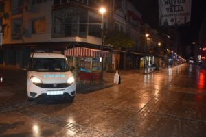 İZMİR'de, koronavirüs tedbirleri kapsamında alınan karar doğrultusunda, Türkiye genelinde olduğu