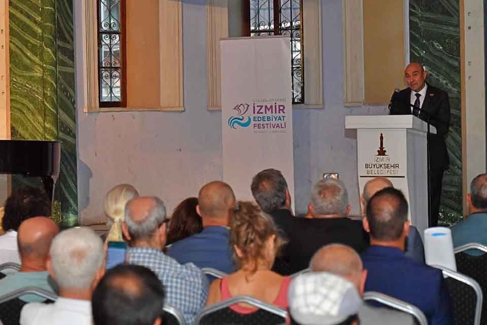 Bu yıl altıncısı &ldquo;Edebiyat Sakindir&rdquo; temasıyla d&uuml;zenlenen İzmir Uluslararası Edebiyat