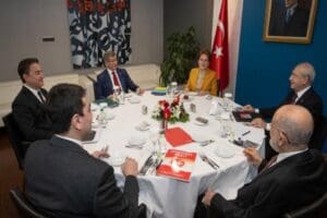 6'lı Muhalefet protokol hazırlığı yapıyor. Liderlerin &ouml;nderliğinde son hali verilecek