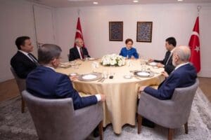 İBB İYİ Parti Grup Başkanvekili İbrahim &Ouml;zkan isim vermeden Cumhuriyet