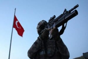 Pen&ccedil;e-Kilit b&ouml;lgesinde saldırı girişiminde bulunan 6 PKK'lı ter&ouml;ristin etkisiz hale