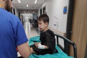 Yalova'da bademcik iltihabı ile orta kulak enfeksiyonu teşhisi konulup, bademcikleri