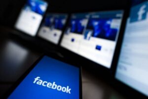 Downdetector'ün verilerine göre çok sayıda kullanıcı Facebook'a erişim problemi yaşıyor.