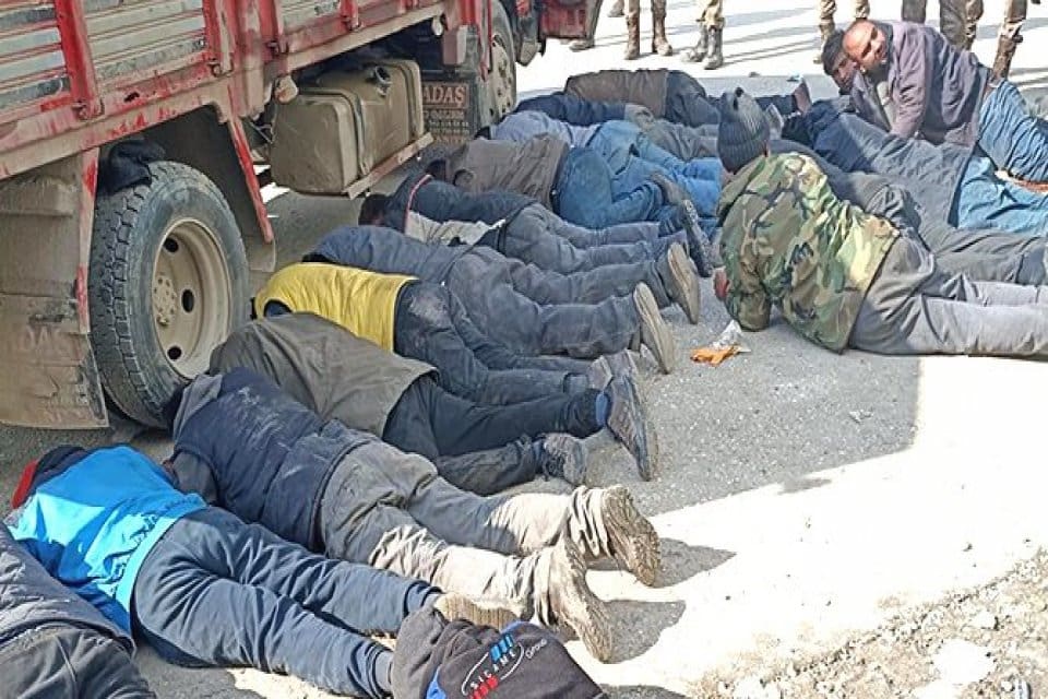 Depremin vurduğu Hatay'da hasar g&ouml;ren evlerden hırsızlık yaptığı tespit edilen