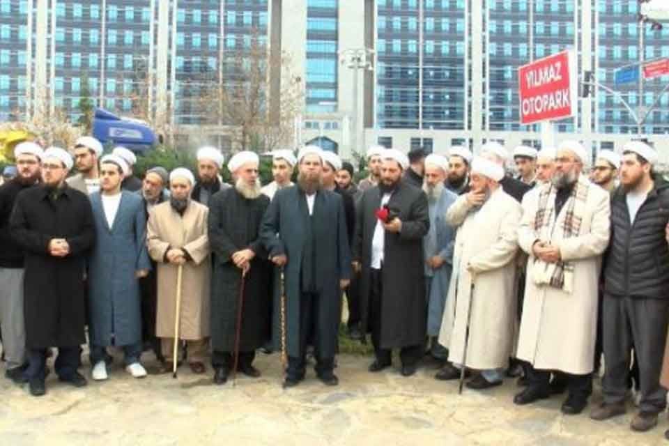 6 yaşındaki &ccedil;ocuğun evlendirilmesiyle ilgili dava kapsamında adliyeye sevk edilen