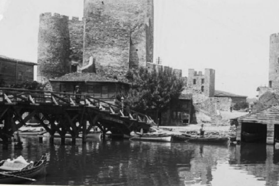 İstanbul'un fethinin tanığı, Boğaz'ın koruyucusu Anadolu Hisarı'nda İBB tarafından başlatılan