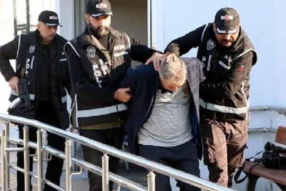 Kahramanmaraş merkezli depremin vurduğu Adana'nın Çukurova ilçesinde yerle bir olan