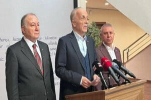 T&Uuml;RK-İş Genel Başkanı Erg&uuml;n Atalay, "700 bin kamu iş&ccedil;isiyle ilgili