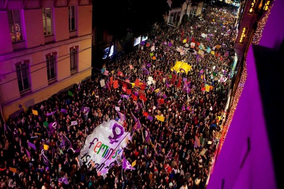 8 Mart D&uuml;nya Emek&ccedil;i Kadınlar G&uuml;n&uuml;&rsquo;nde d&uuml;zenlenen Feminist Gece Y&uuml;r&uuml;y&uuml;ş&uuml;&rsquo;n&uuml;n