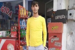 Gaziantep'te market işleten 22 yaşındaki bir gen&ccedil;, 800 liralık alacağını