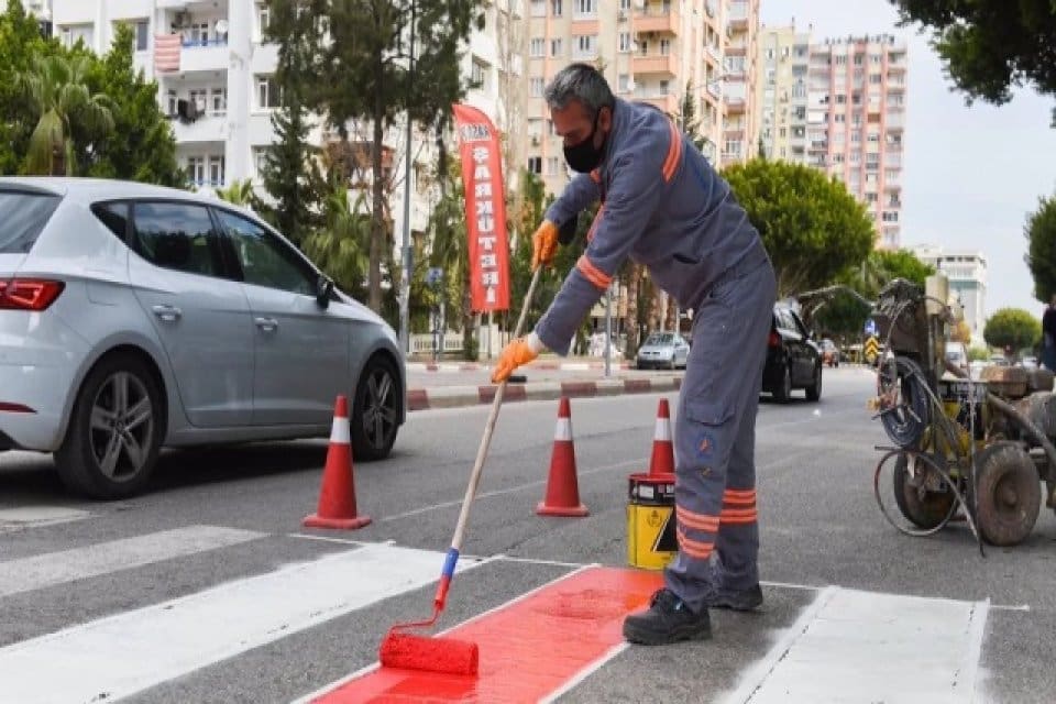 Trafikte 'yaya &ouml;nceliği'yle ilgili farkındalık oluşturmak i&ccedil;in İ&ccedil;işleri Bakanlığı &ouml;nemli