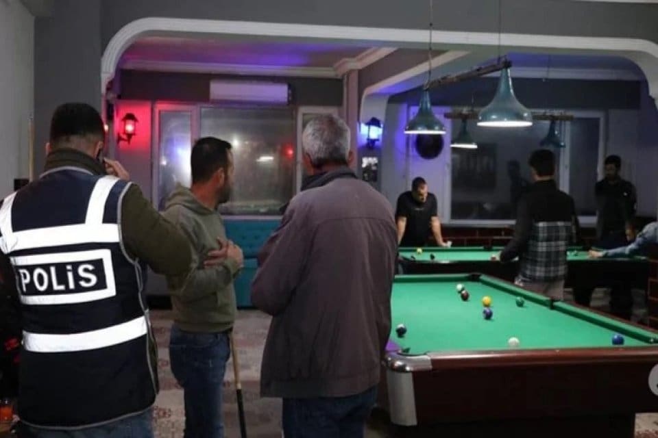 &Uuml;lke genelinde yapılan kumar, tombala ve oyun makineleri ile yasa