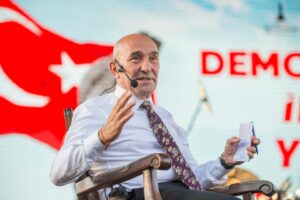 İzmir B&uuml;y&uuml;kşehir Belediye Başkanı Tun&ccedil; Soyer kentin kurtuluşunun 100&rsquo;&uuml;nc&uuml; yılı