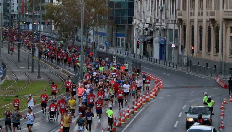 9 Eylül İzmir Yarı Maratonu’na rekor katılım… 3 bin atlet İzmir’in 100. yılı için koştu