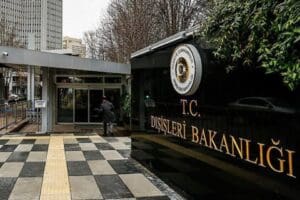 T&uuml;rkiye 9 yıl aradan sonra Kahire&rsquo;ye bir B&uuml;y&uuml;kel&ccedil;i atadı. Ancak