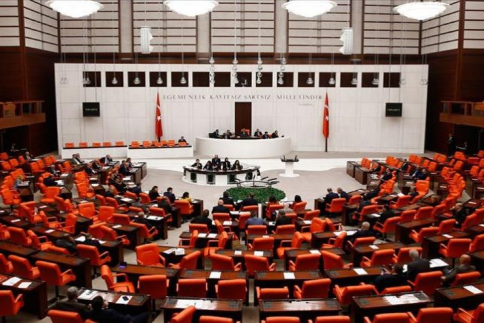 104 emekli amiralin ortak açıklamasına 98 eski CHP'li milletvekilinden destek