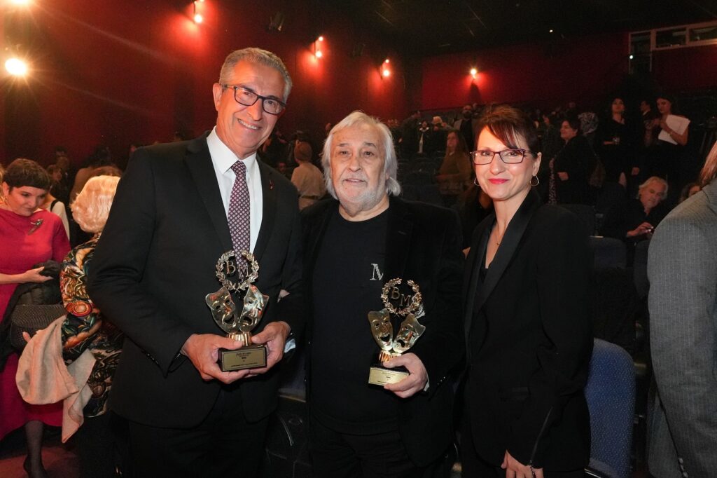Başkan Arda’ya “sanat” ödülü