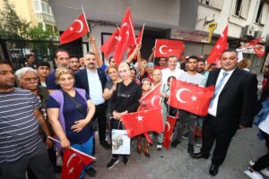 Romanların destek açıklamasında konuşan Başkan Batur, “Sizin haklarınızı en iyi