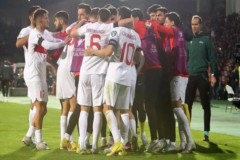 A Milli Futbol Takımı, FIFA d&uuml;nya sıralamasında bir basamak y&uuml;kselerek