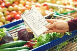 Marketlerdeki &uuml;r&uuml;n fiyatları yine zamlandı. Başta peynir &ccedil;eşitleri olmak &uuml;zere