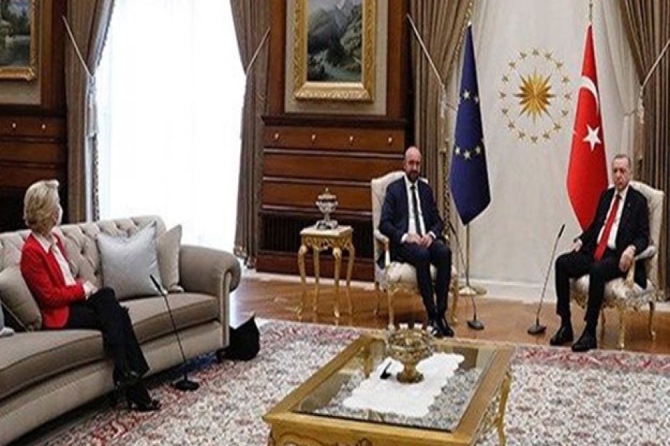 Ge&ccedil;en haftaki toplantıda Ursula von der Leyen ve Charles Michel