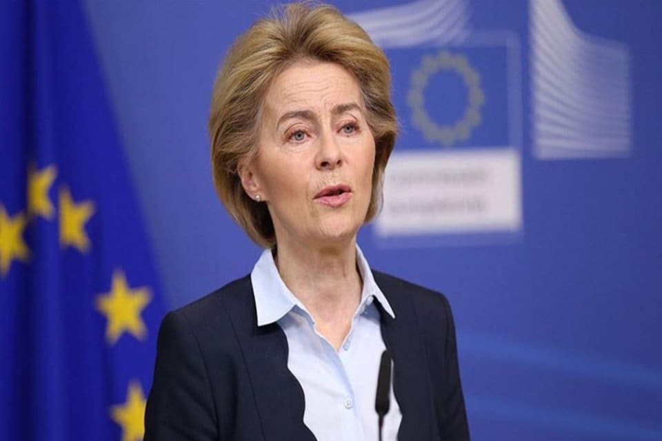 T&uuml;m d&uuml;nyanın g&ouml;z&uuml; ve kulağı Afganistan'da y&ouml;netimi ele ge&ccedil;iren Taliban'la