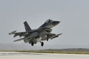 ABD Başkanı Joe Biden, T&uuml;rkiye'ye F-16 savaş u&ccedil;aklarını satmaları gerektiğini,