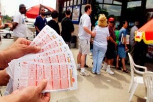 ABD'de Powerball piyangosu &ccedil;ekilişinde, 2,04 milyar dolarlık tarihi ikramiyeyi California'dan