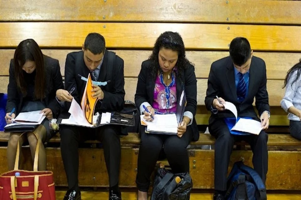 ABD'de &ouml;zel sekt&ouml;r istihdamı şubatta ​​242 bin ile beklentilerin &uuml;zerinde