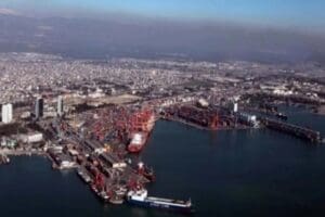 ABD Deniz Kuvvetleri'nin USS Hershel Williams insani yardım ve destek