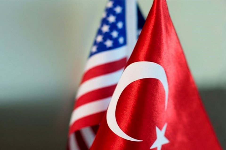 ABD'nin &ouml;nde gelen medya kuruluşlarından Business Insider, T&uuml;rkiye-Yunanistan-ABD &uuml;&ccedil;geninde yaşananları